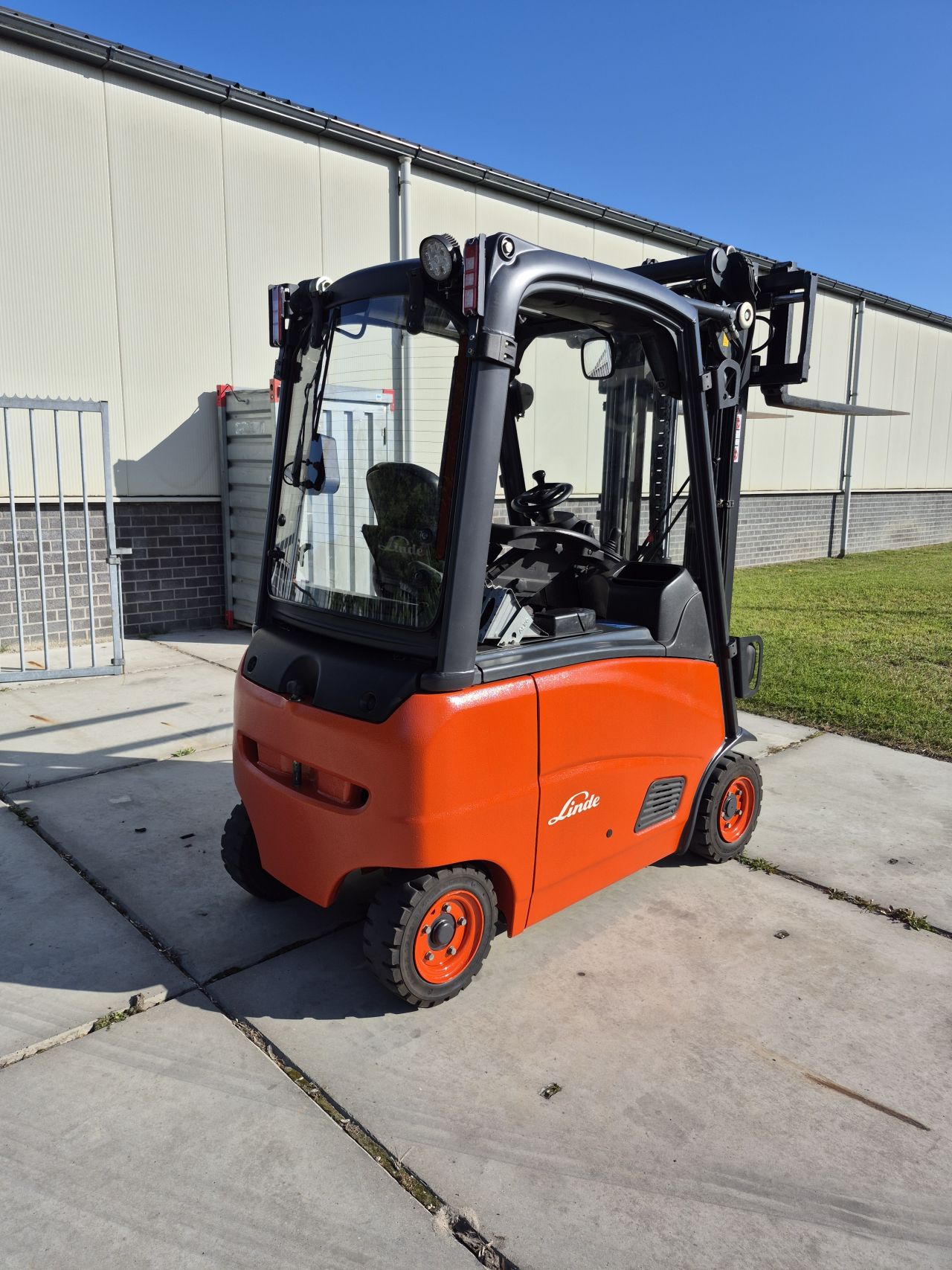 Linde E16PH-01 triplex sideshift 5.220 mm accu 100%