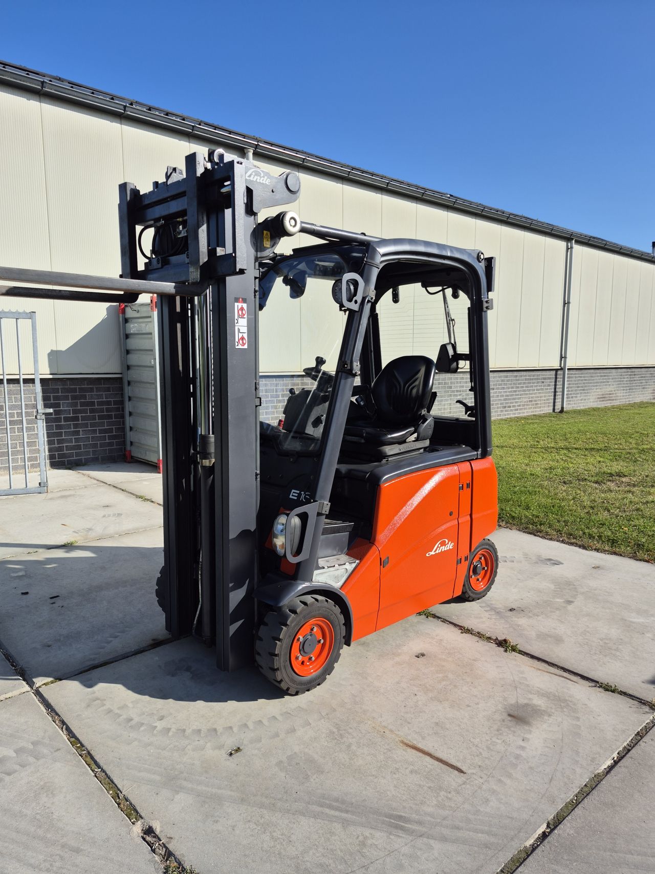 Linde E16PH-01 triplex sideshift 5.220 mm accu 100%