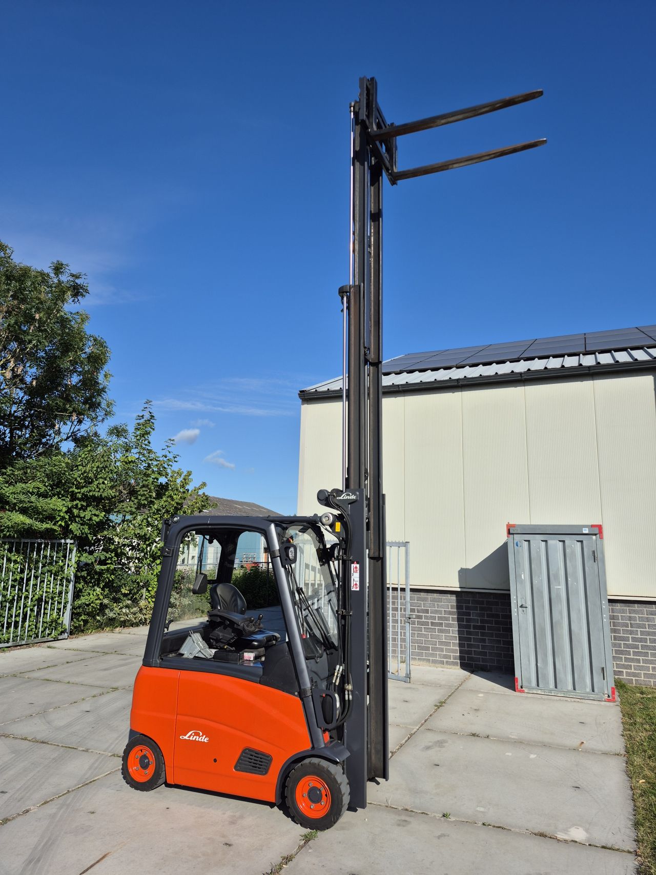 Linde E16PH-01 triplex sideshift 5.220 mm accu 100%