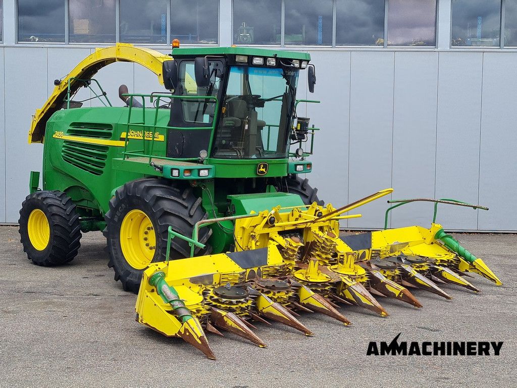 John Deere 7400