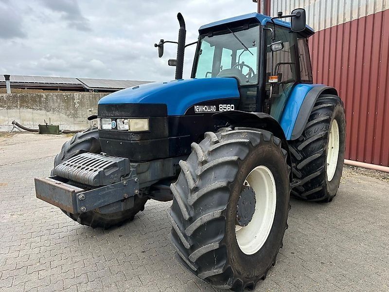 New Holland 8560