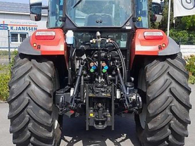 Steyr Kompakt 4100 mit Stoll Frontlader und nur 325 Stunden