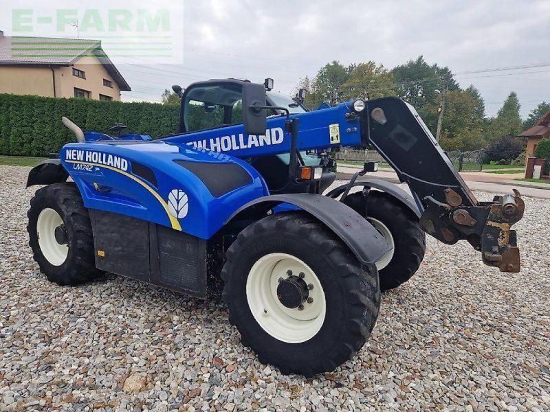 New Holland lm 7.42