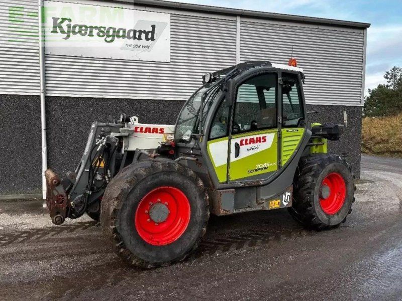 Claas scorpion 7045 plus