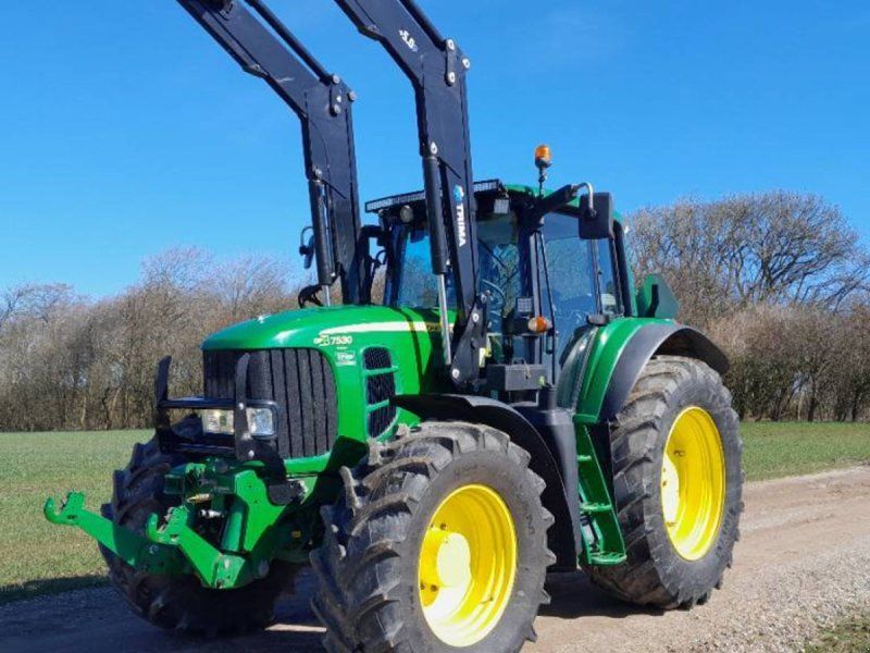 John Deere 7530 Prømium Plus Power Quard frontlift og Ålø frontlæsser auto