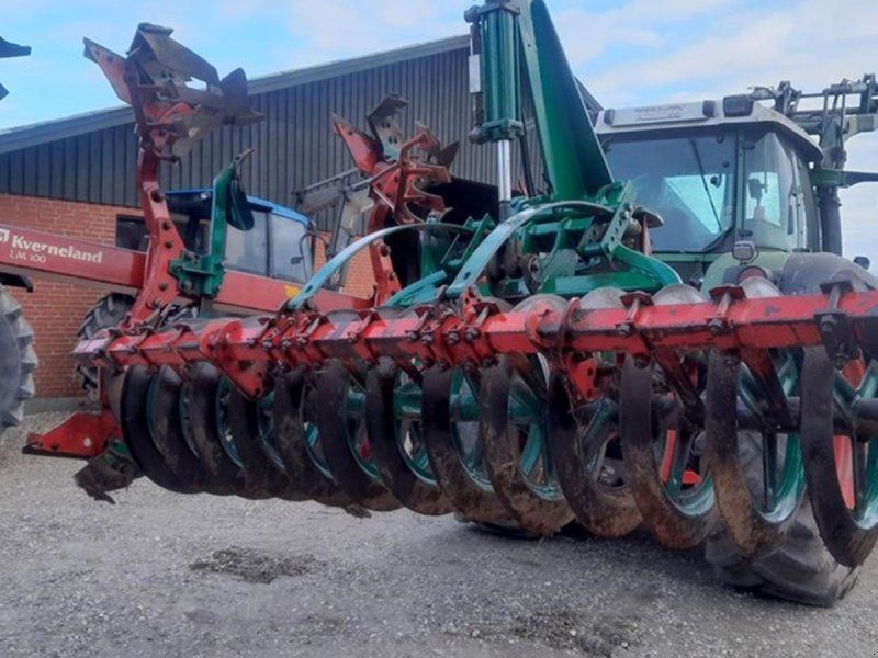 Kverneland LM100 16″ med interreret Jordpakker med hydr. sving