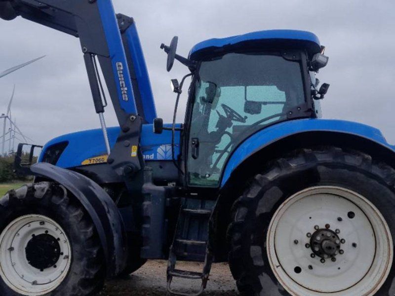 New Holland T7060 PC med ÅLØ Q 76 frontlæsser