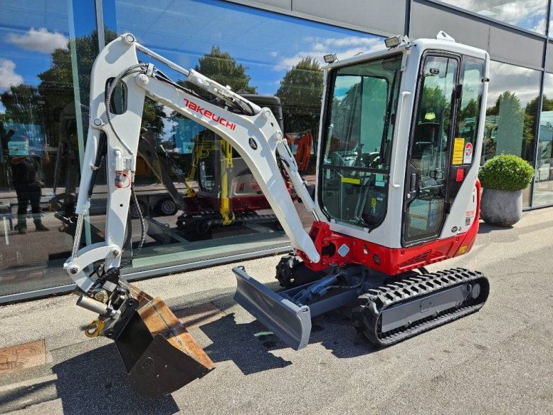Takeuchi TB 216