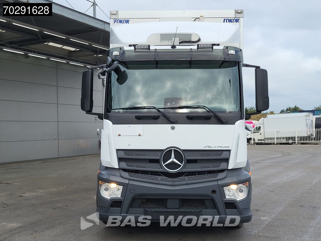Mercedes Actros 1827 4X2 18tonner 2tons Ladebordwand Xenon Automatic Euro 6