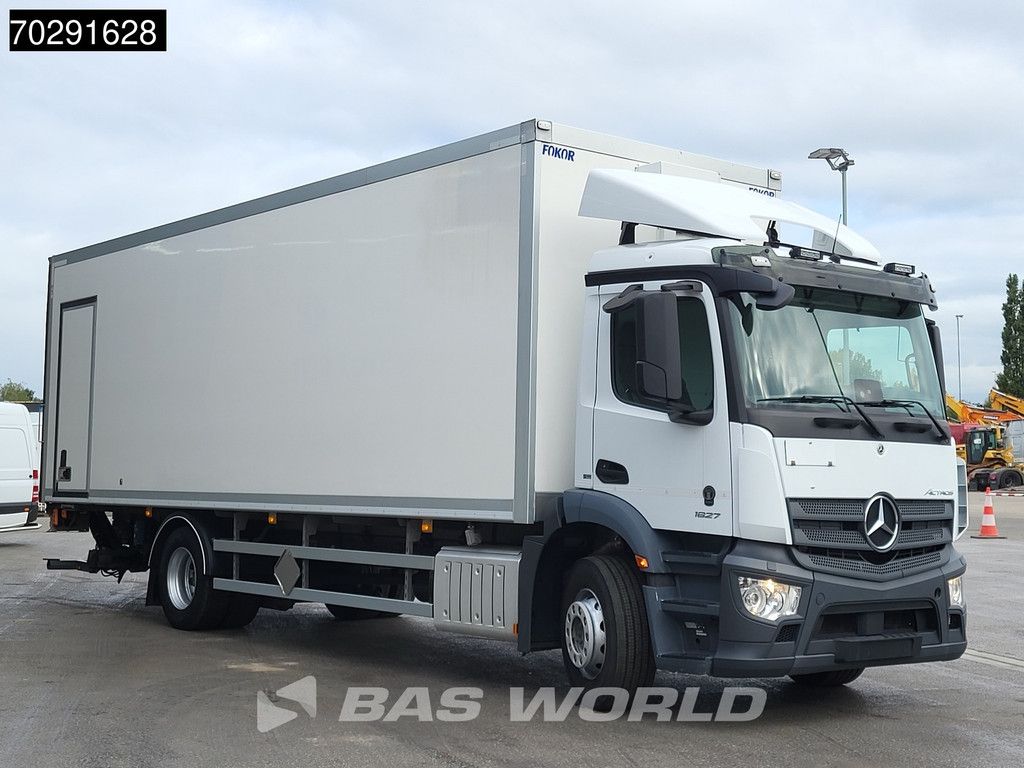 Mercedes Actros 1827 4X2 18tonner 2tons Ladebordwand Xenon Automatic Euro 6