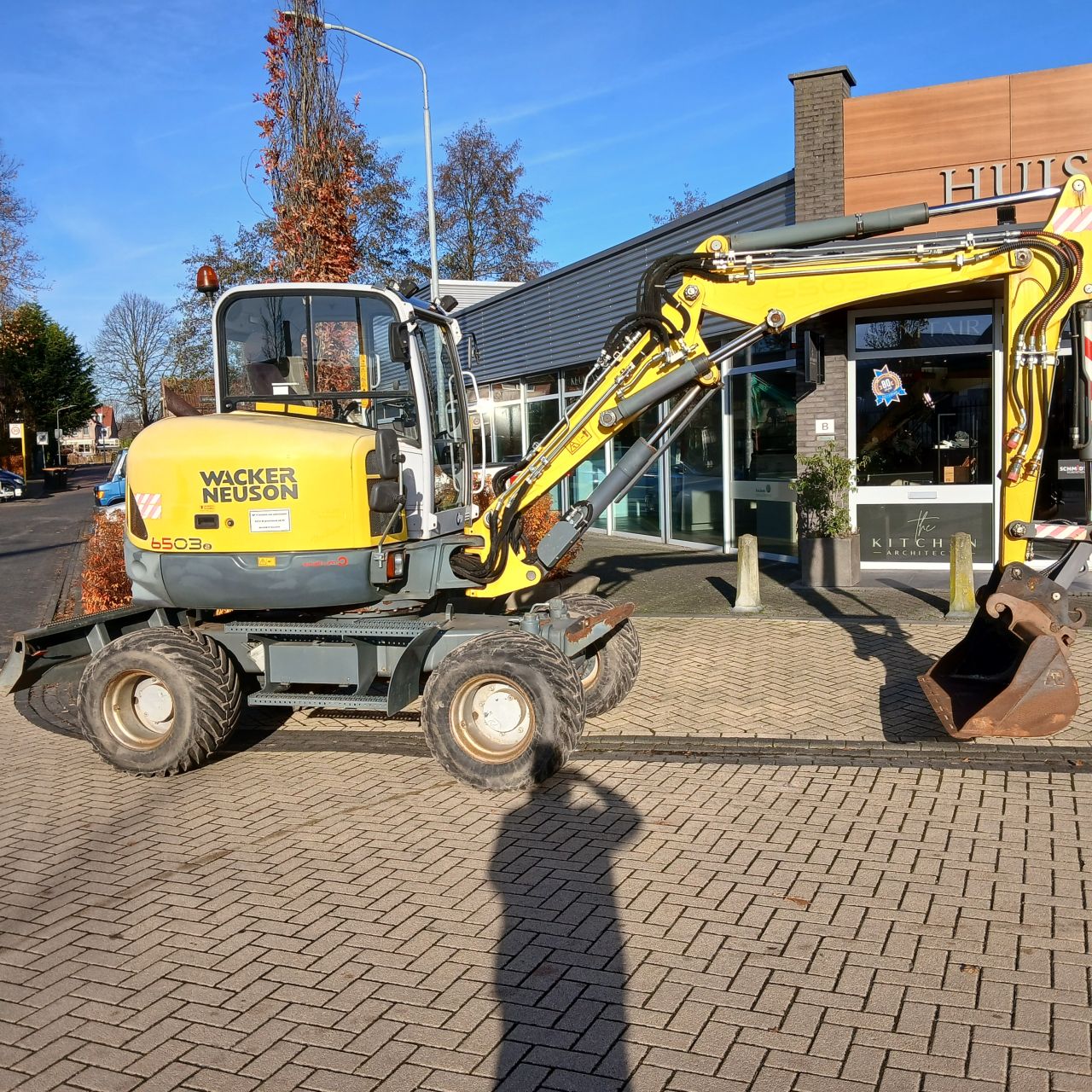 2 X Wacker Neuson 6503 en 1 x Doosan DX55W.