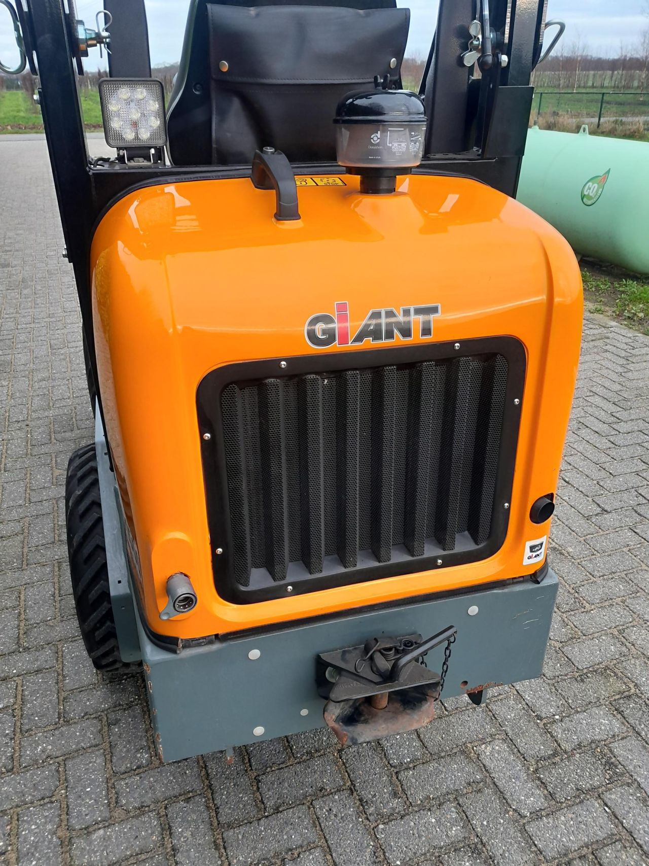 Giant minishovel