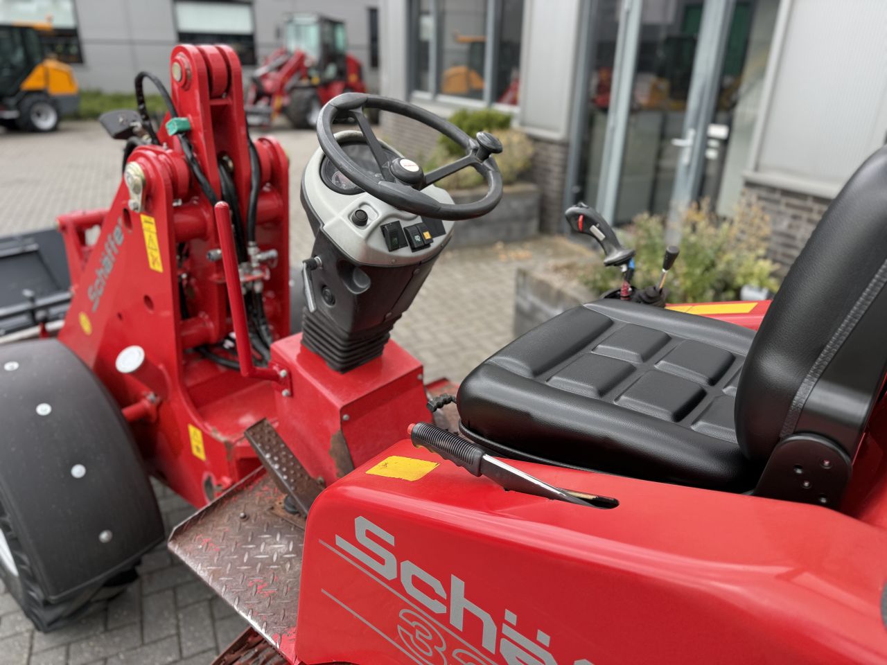 Schaffer 3350 4cil 50pk 2.7T Minishovel Kniklader Weidemann