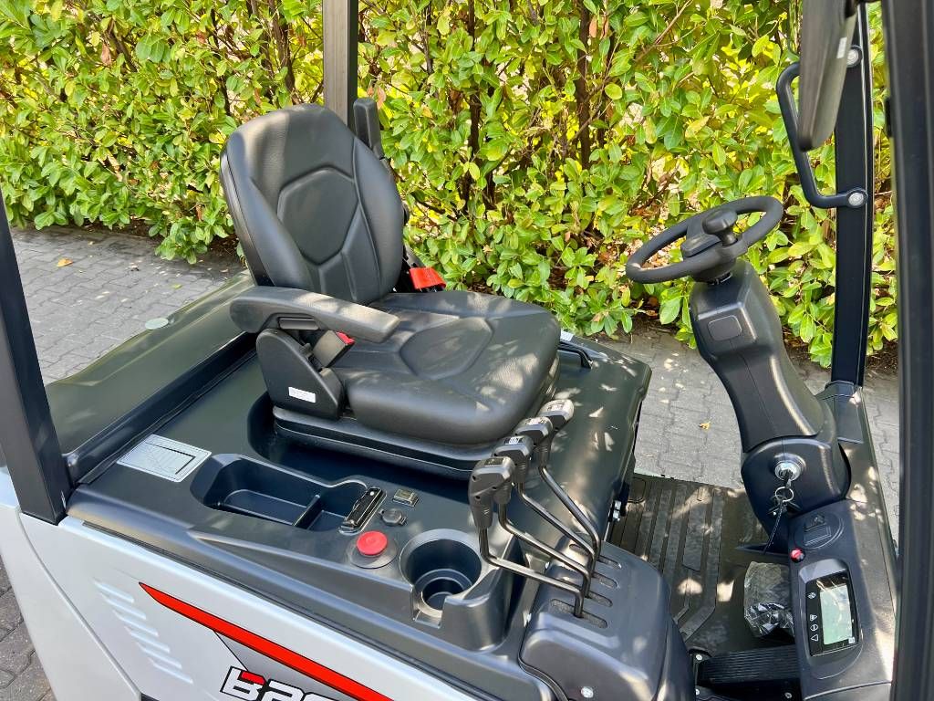 Bobcat B20 T-7 Plus