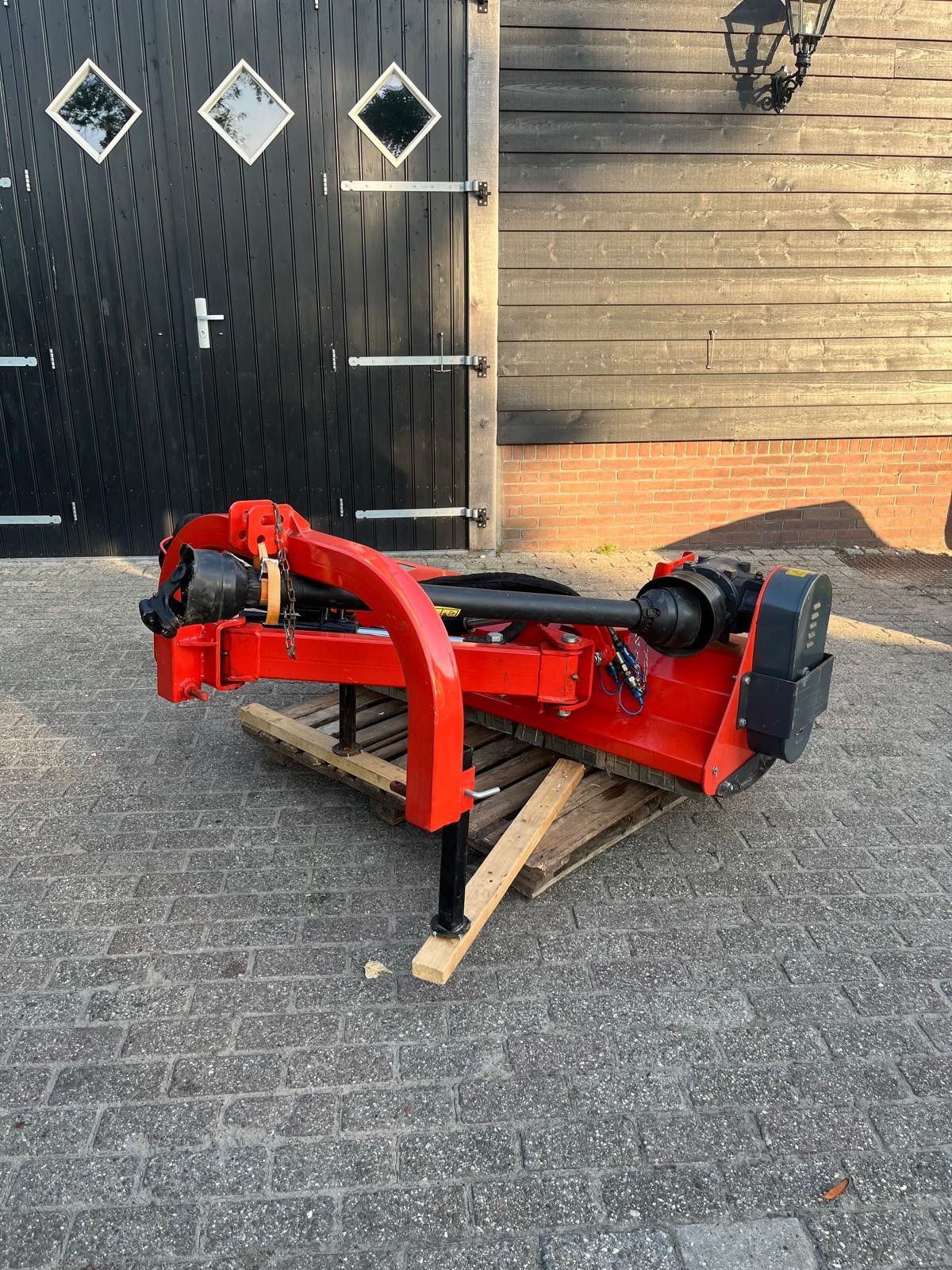 KNEGT Verstek klepelmaaier in nieuwstaat
