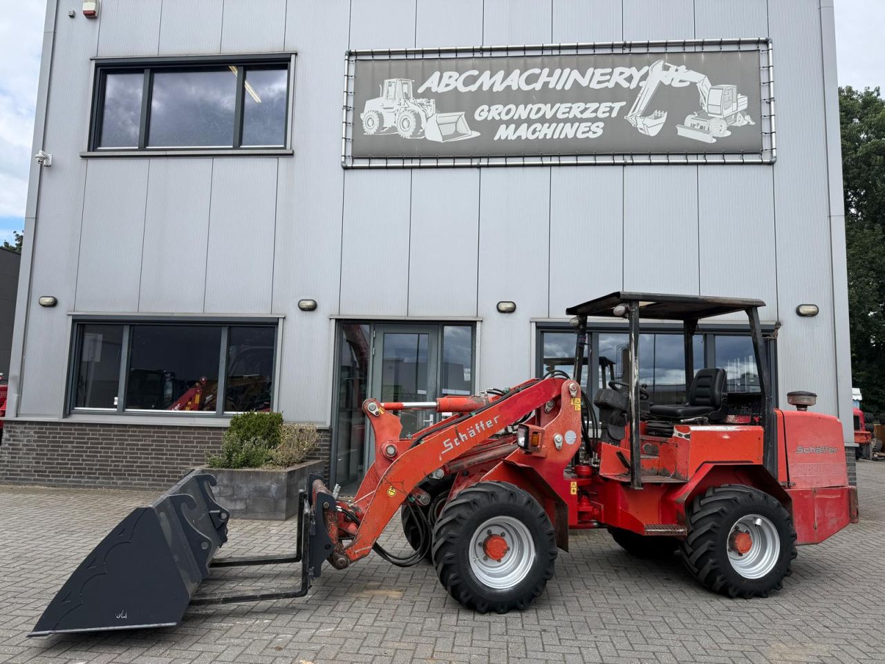 Schaffer 5058Z 60PK minishovel kniklader