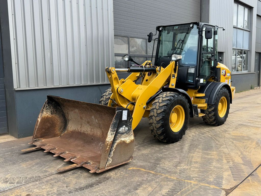 Caterpillar 908M