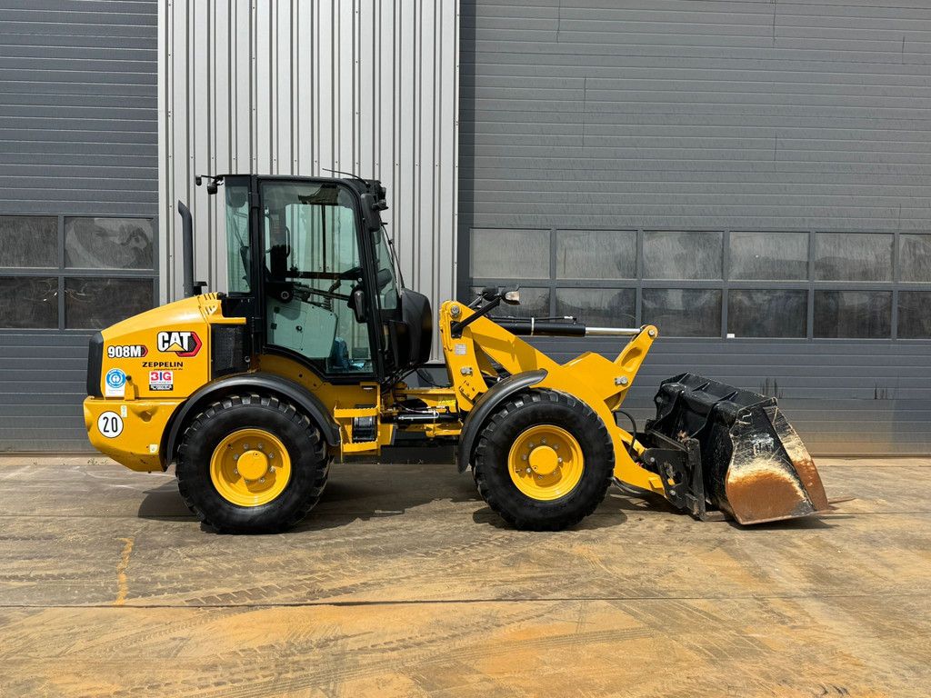 Caterpillar 908M