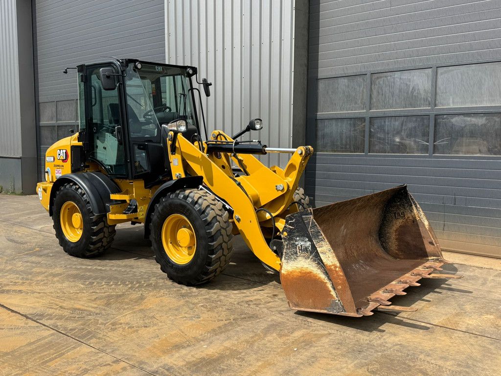 Caterpillar 908M