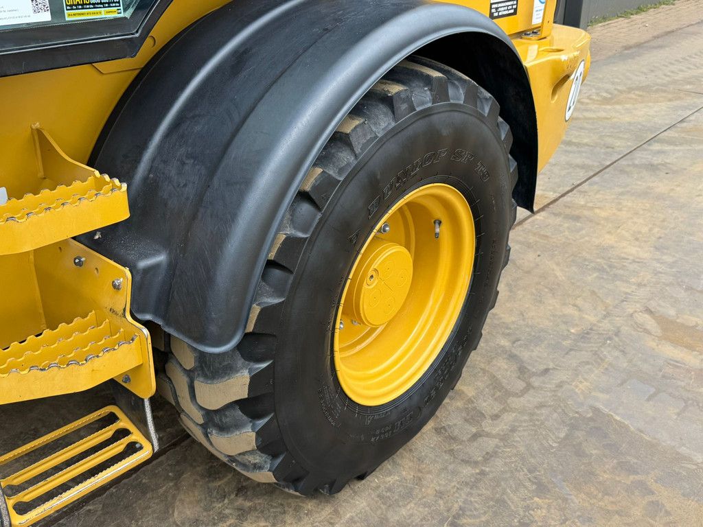 Caterpillar 908M