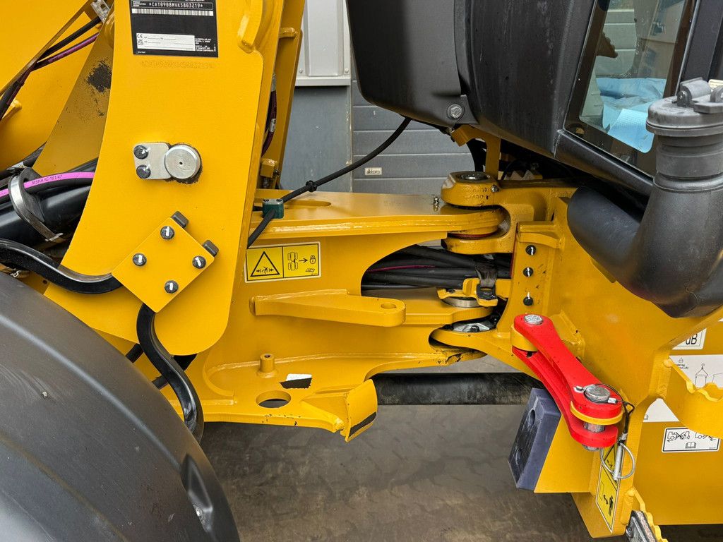 Caterpillar 908M