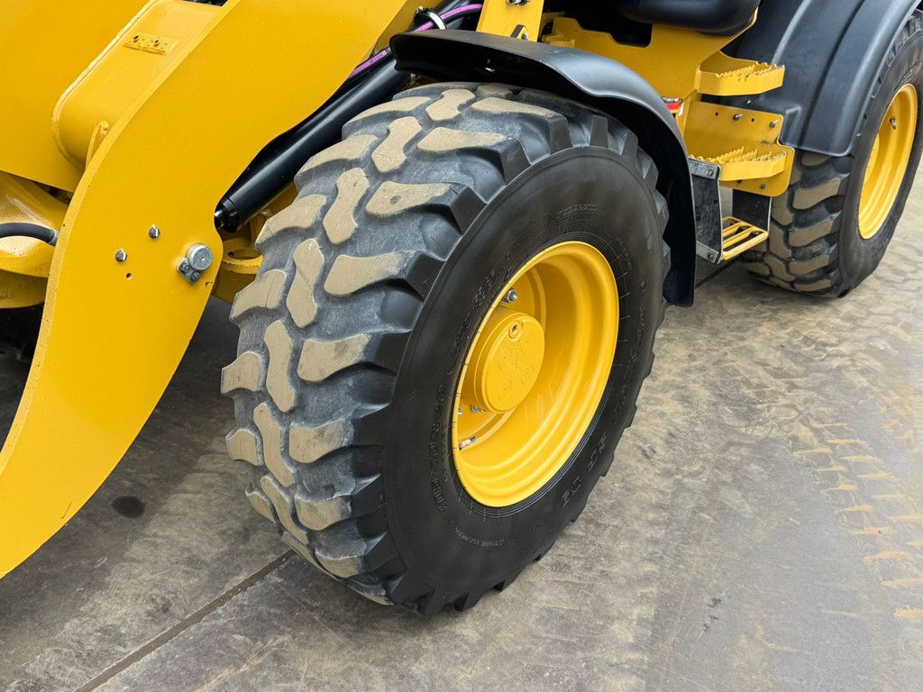 Caterpillar 908M