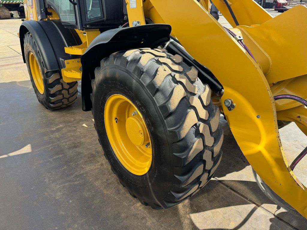 Caterpillar 908M