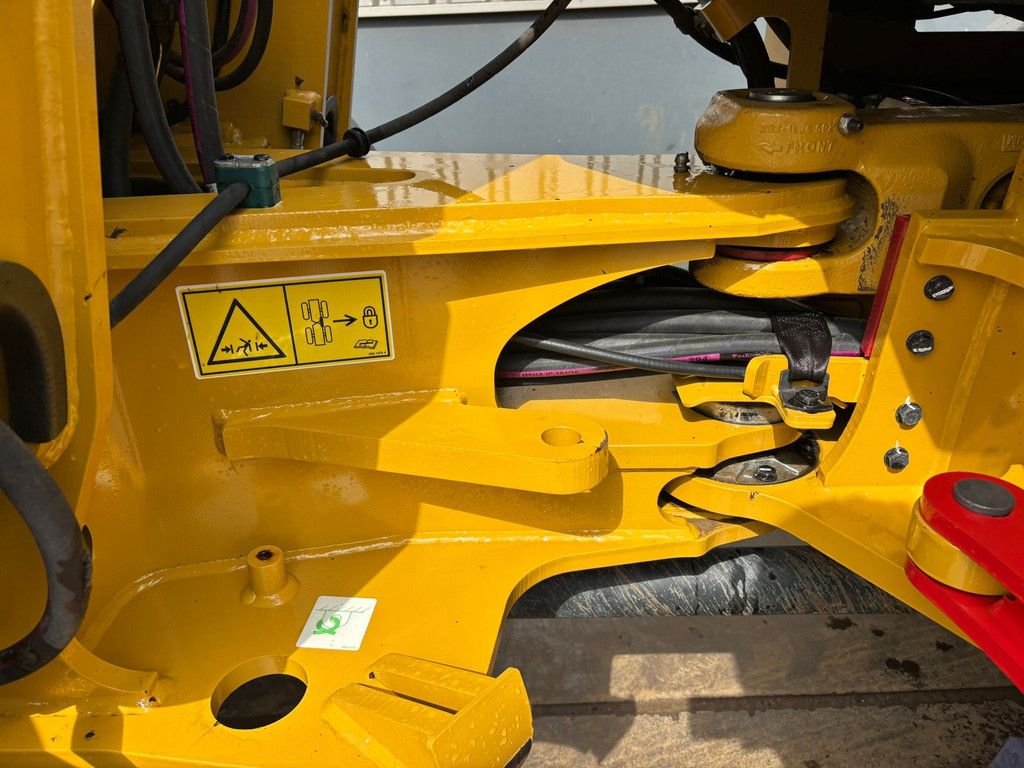 Caterpillar 908M
