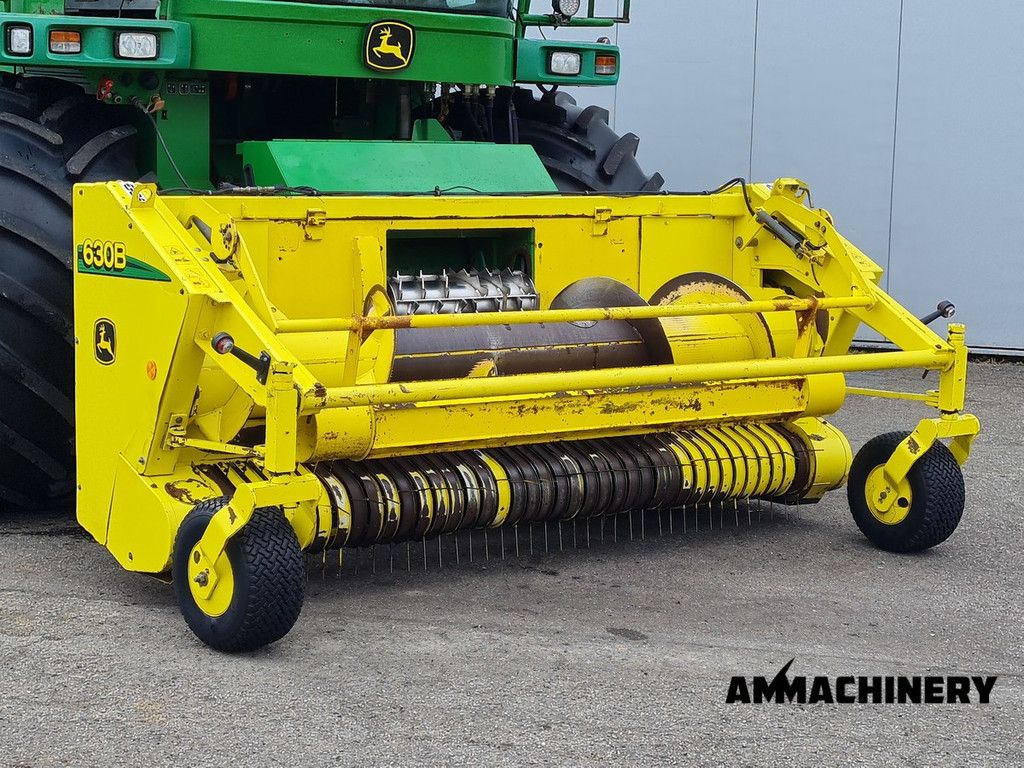 John Deere 630B pick-up