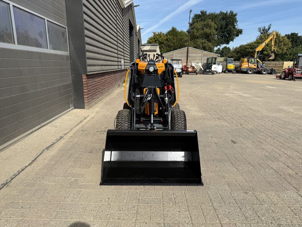 Giant GS900 SKID schranklader / minishovel NIEUW