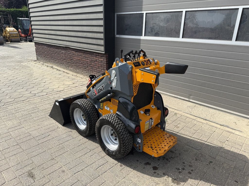 Giant GS900 SKID schranklader / minishovel NIEUW