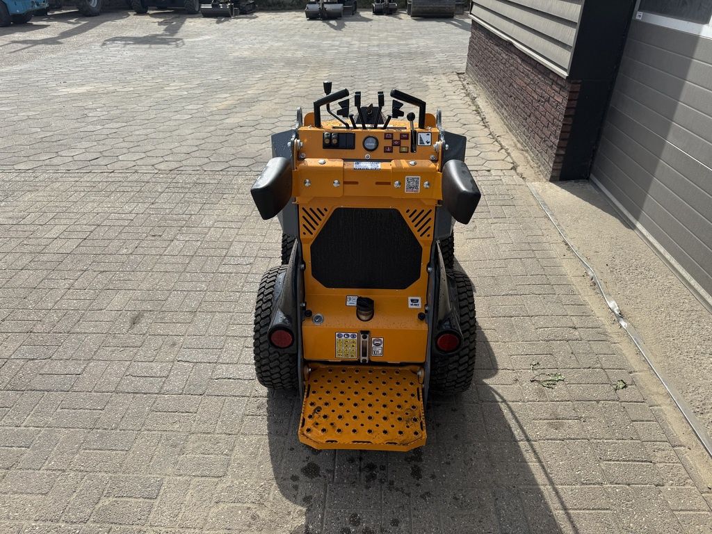 Giant GS900 SKID schranklader / minishovel NIEUW