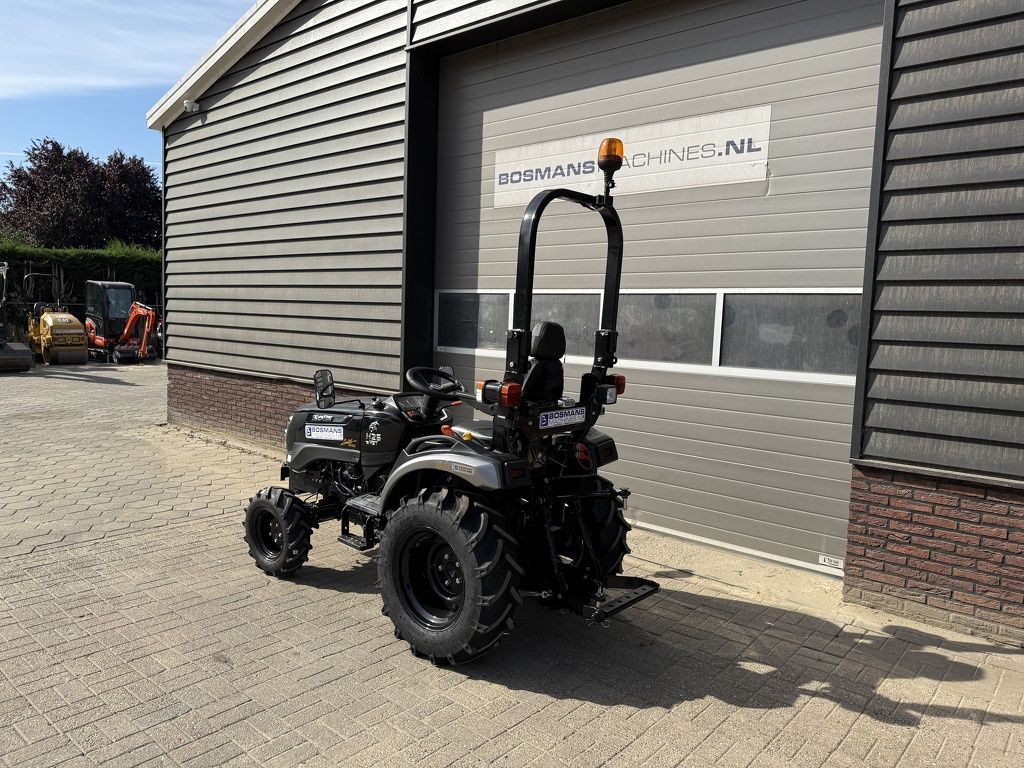 Solis 26 HST minitractor NIEUW black edition / brede agri banden
