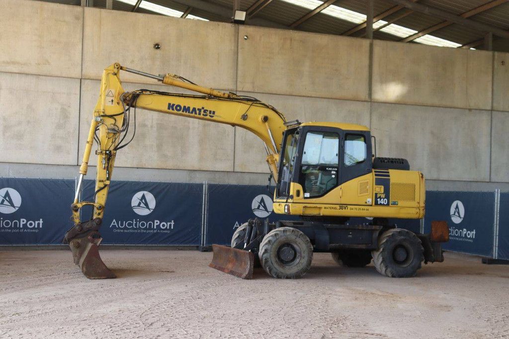 Wheel excavator Komatsu PW140-7 Diesel 32.5kW 2008