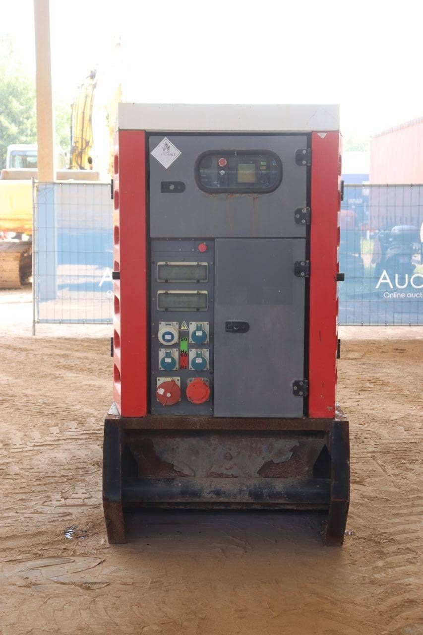Generator SDMO R220C3 Diesel 220kVA 2011
