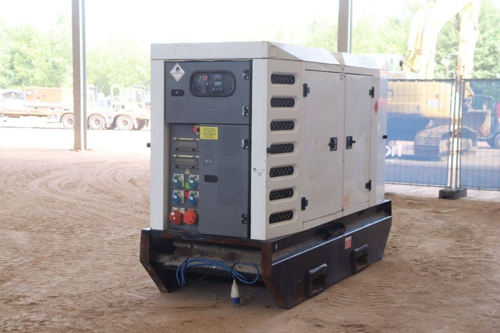Generator SDMO R110 Diesel 110kVA 2013