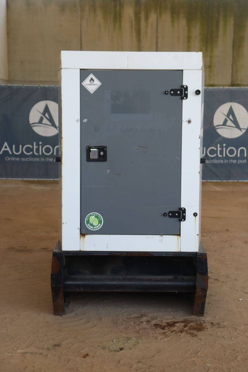 Generator SDMO R110 Diesel 110kVA 2013