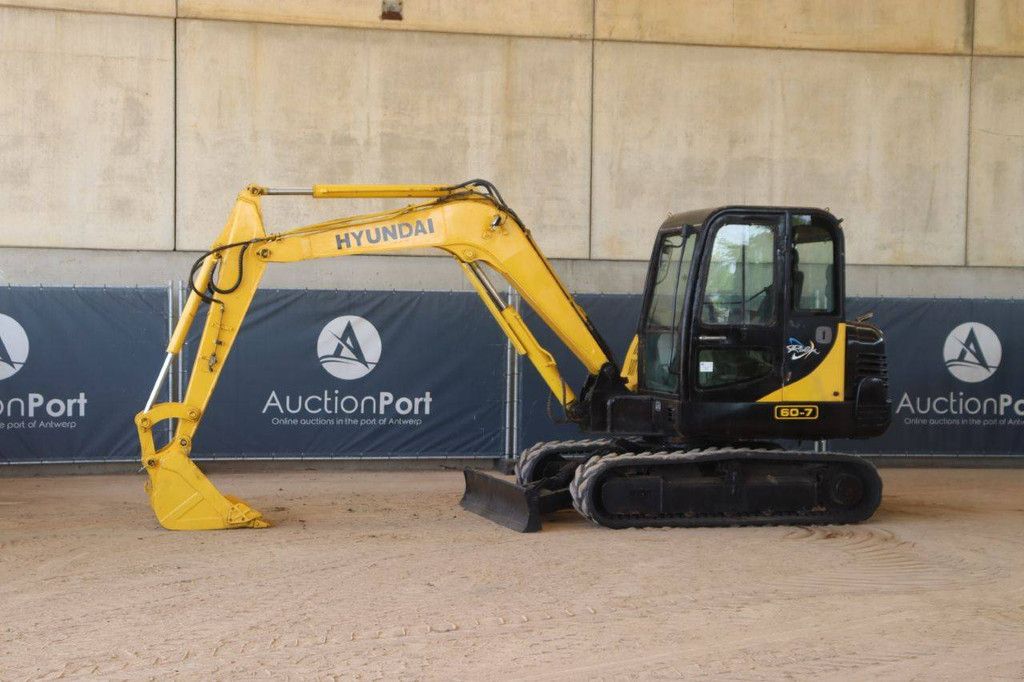 Rupsgraafmachine Hyundai R60-7 Diesel 40kW 2013
