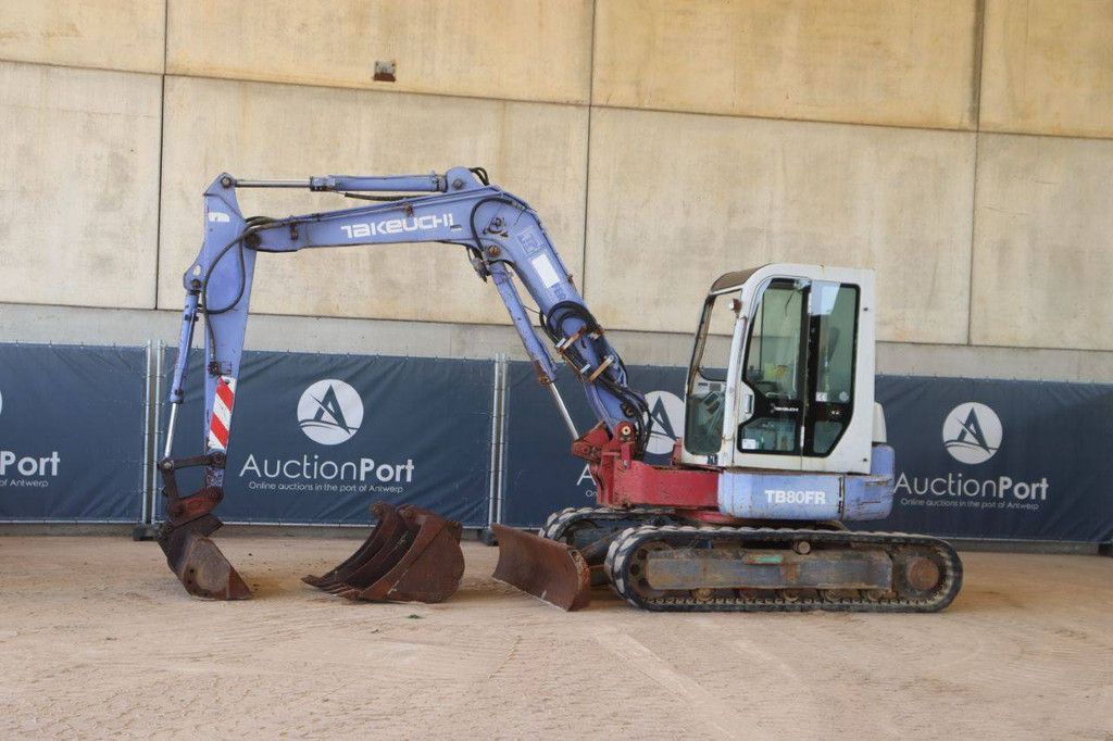 Rupsgraafmachine Takeuchi TB80FR Diesel 41.2kW 2002