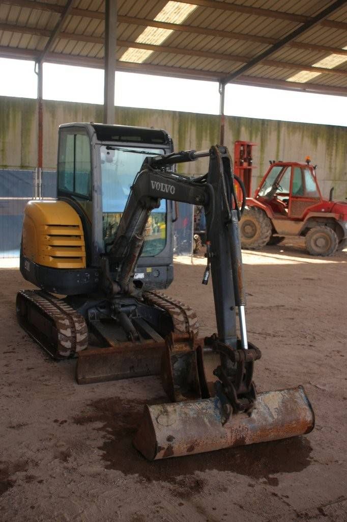 Rupsgraafmachine Volvo EC27C Diesel 2013