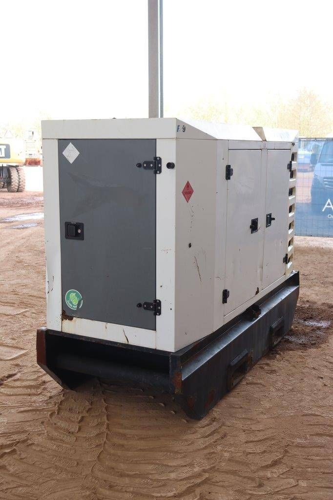 Generator SDMO R90 Diesel