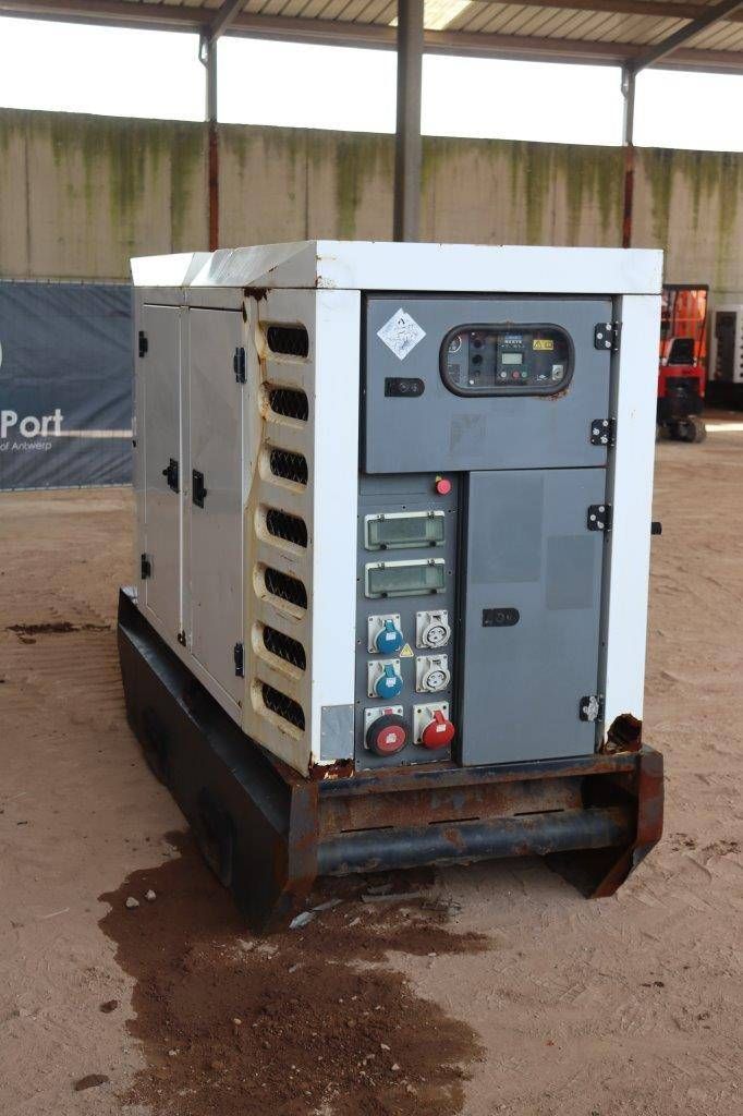 Generator SDMO R90 Diesel