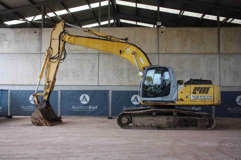 Rupsgraafmachine New Holland E265 Diesel 2007