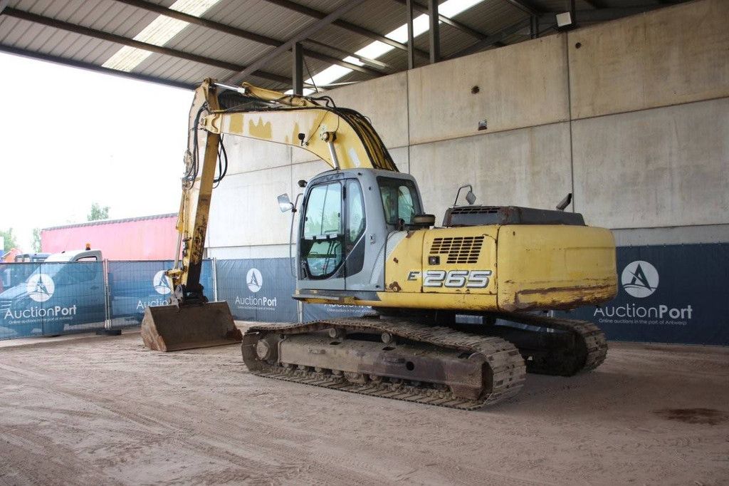 Rupsgraafmachine New Holland E265 Diesel 2007