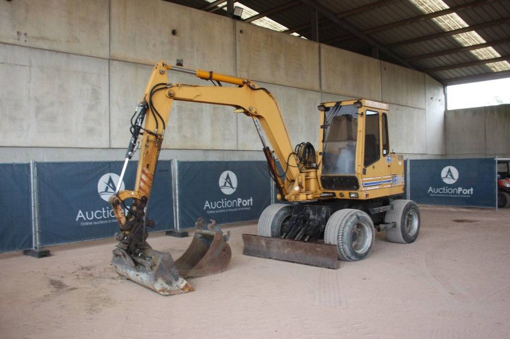 Wheeled excavator Etec EHS 308 Diesel 1994
