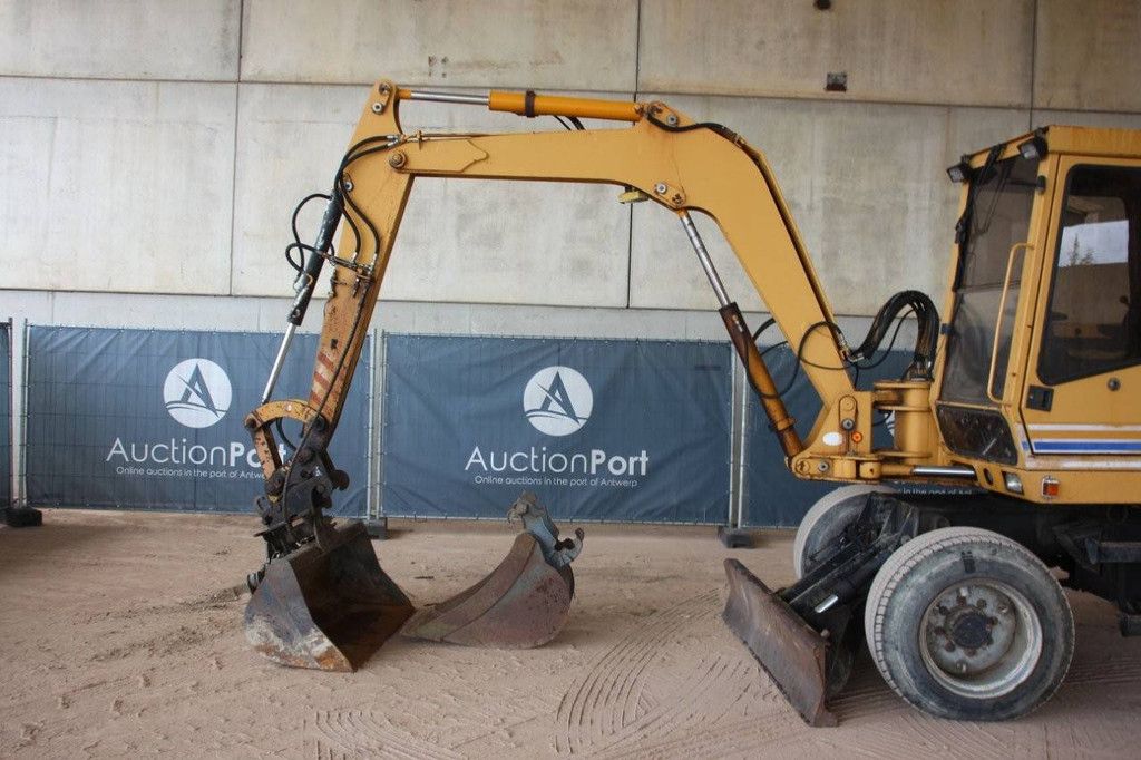 Wheeled excavator Etec EHS 308 Diesel 1994