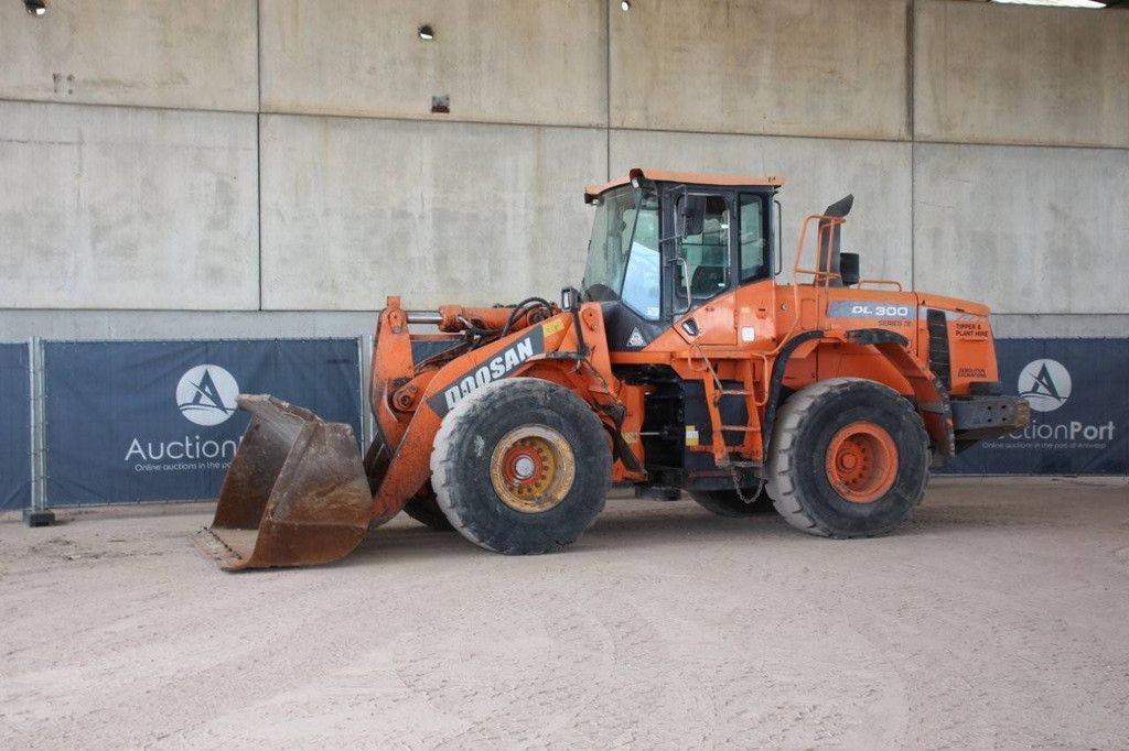 Wheel loader Doosan DL300 Series III Diesel 2014
