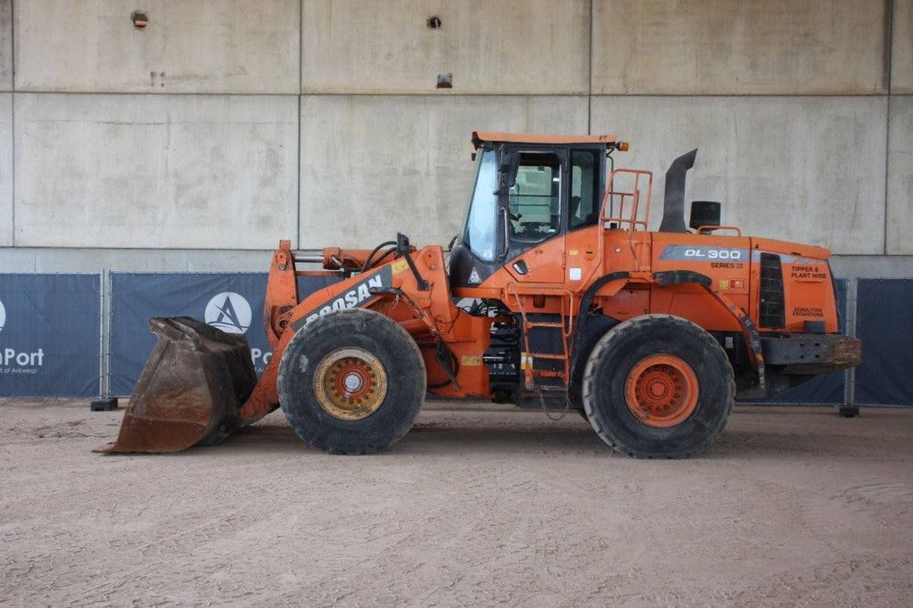 Wheel loader Doosan DL300 Series III Diesel 2014