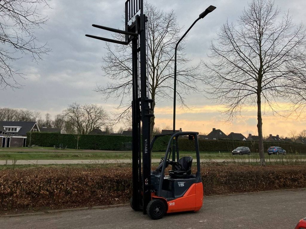 Toyota 8FBE15T Electric Forklift