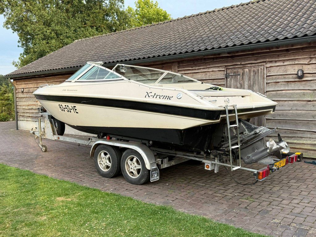 Speedboot Bayliner Scorpion 210